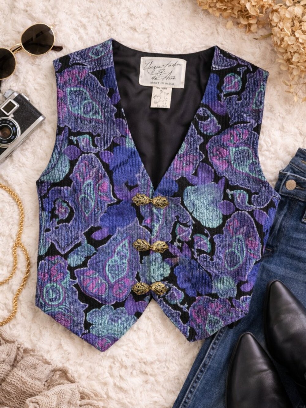 Vintage Aida Unique Fashions Tapestry Vest Purple Blue Gold Clasp USA